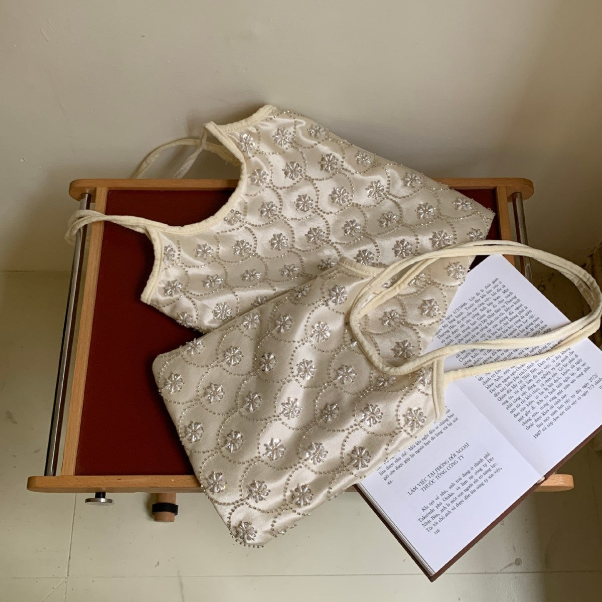 Embroidered Beaded Versatile Single-shoulder Bag