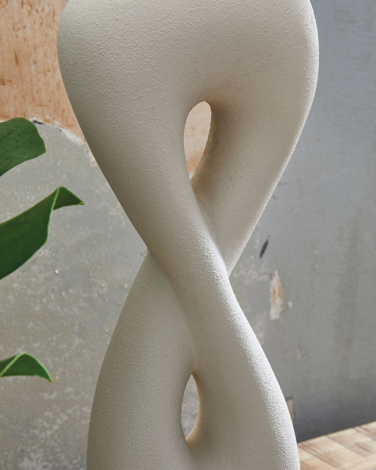 Judrich - Poly Table Lamp - White / Gold Finish