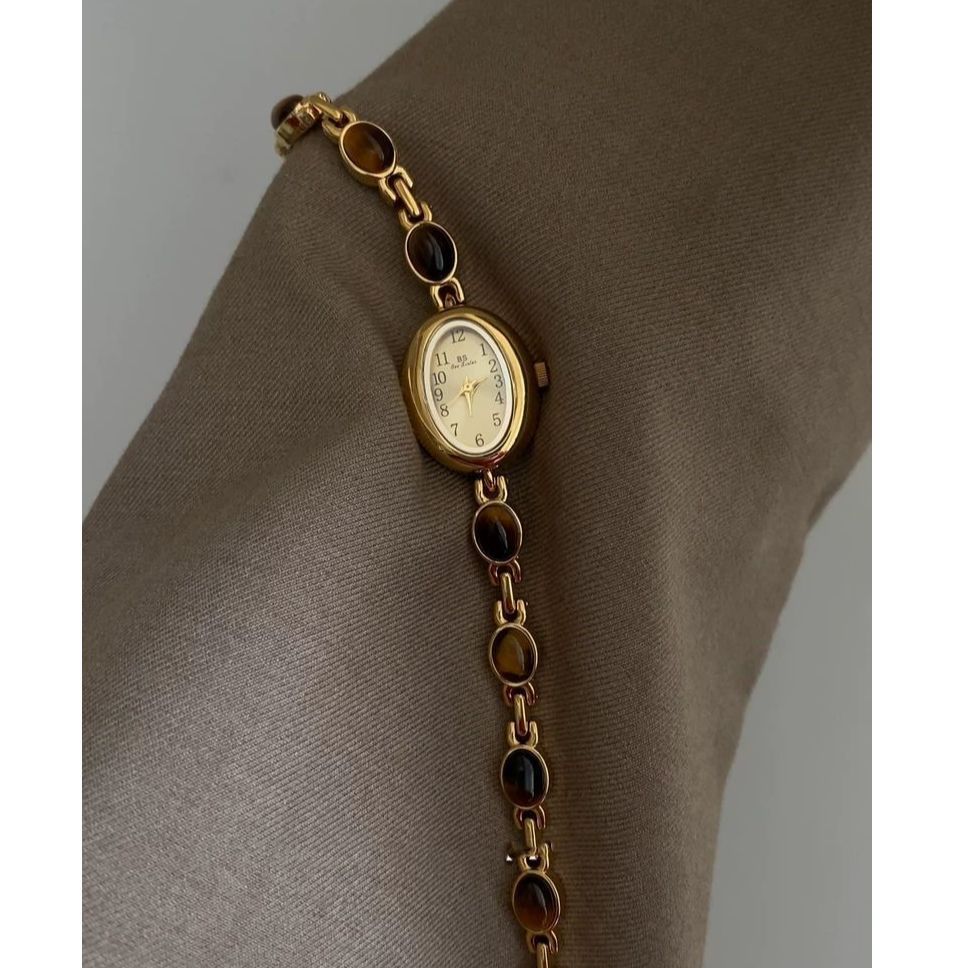 Creative Vintage-style Fashion Watch For Women
