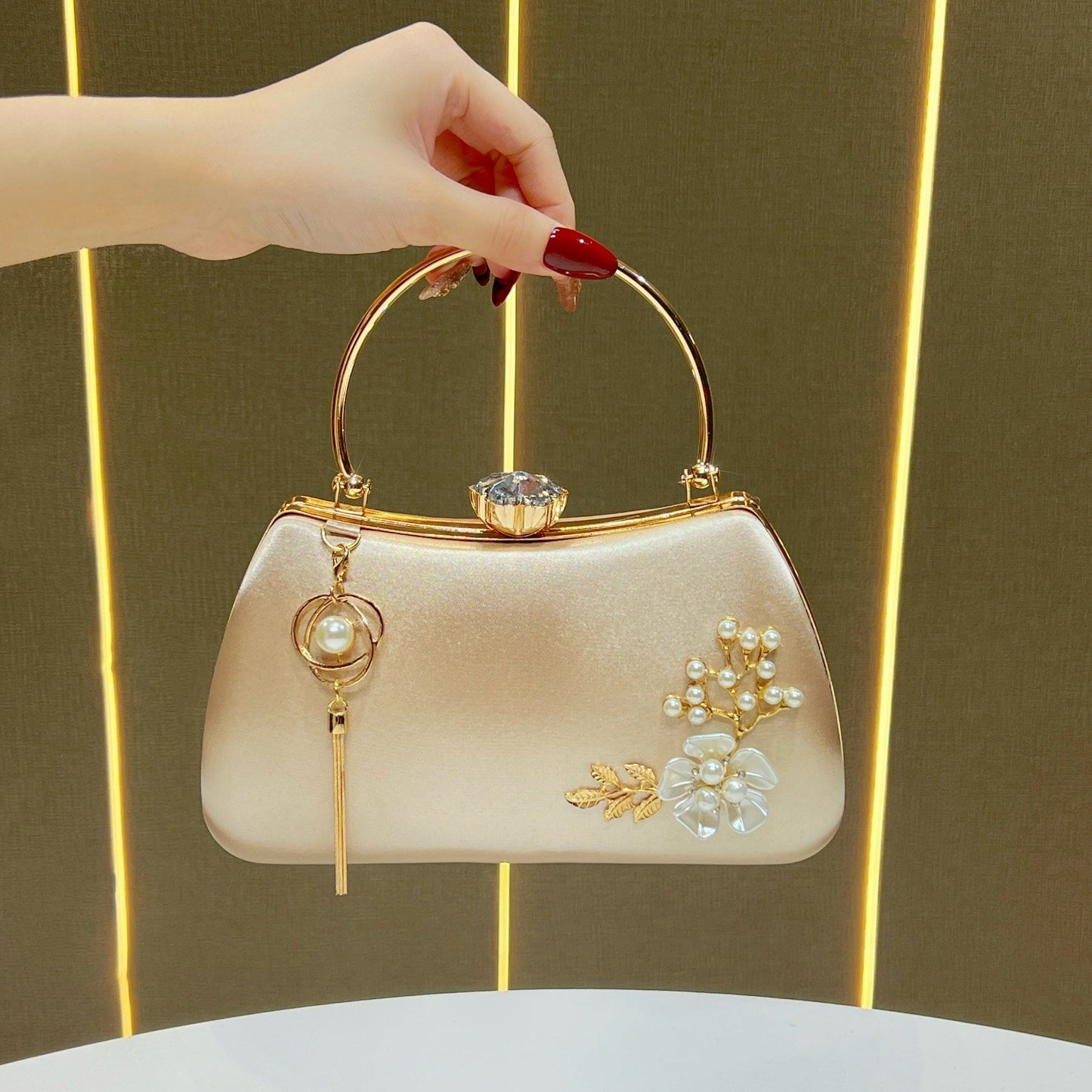 Pearl-encrusted Diamond-studded Tassel Pendant Handbag