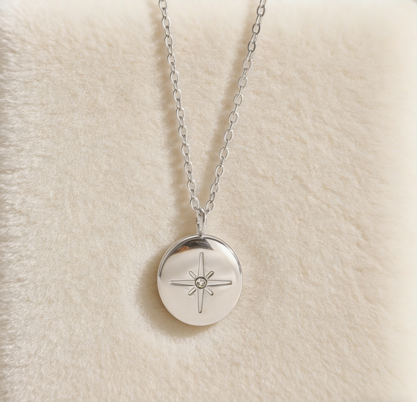 Minimalist Eight-Pointed Star Zircon Necklace