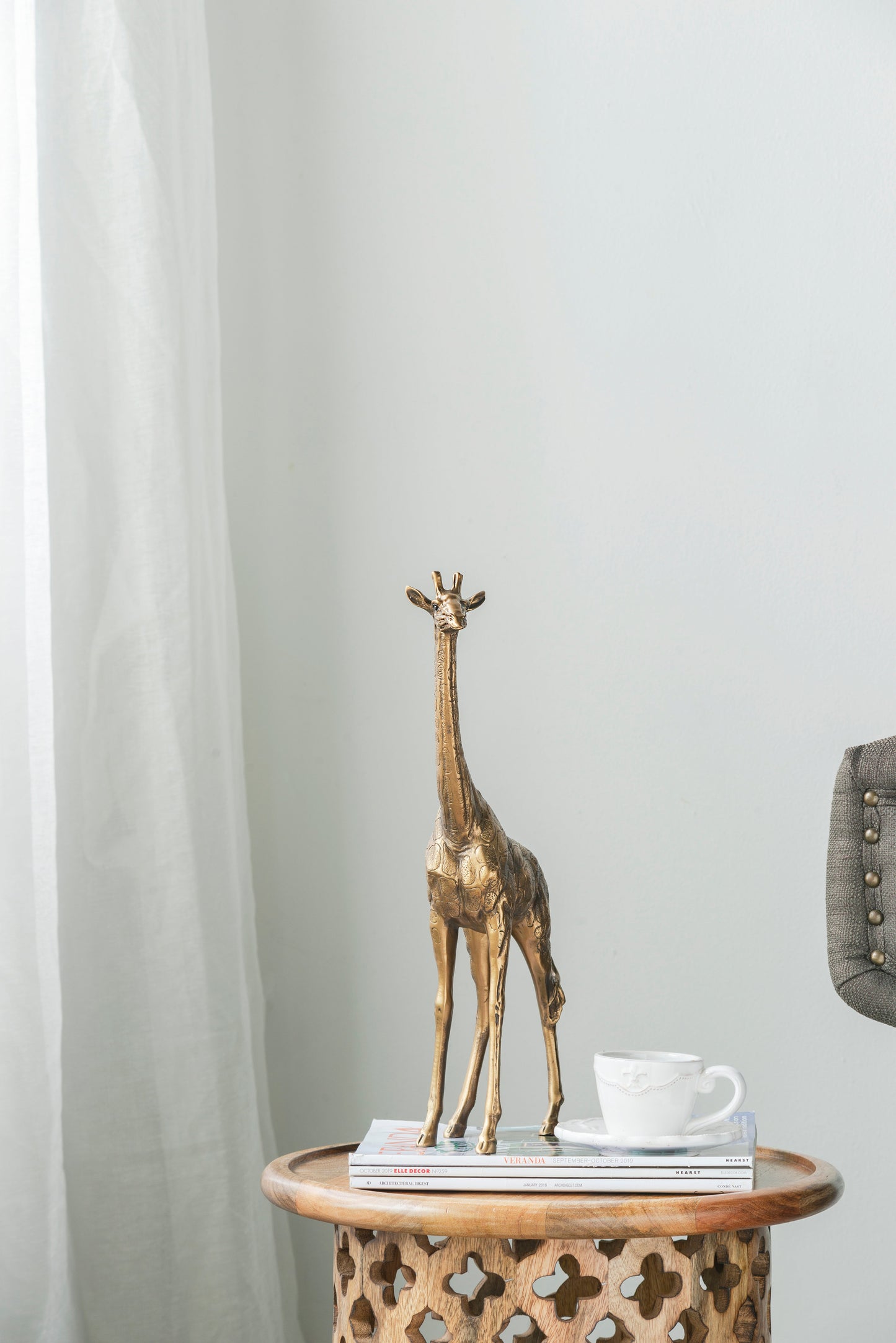 8.3x2.8x15.9" Giraffe Statuette, Animal Statue Decor