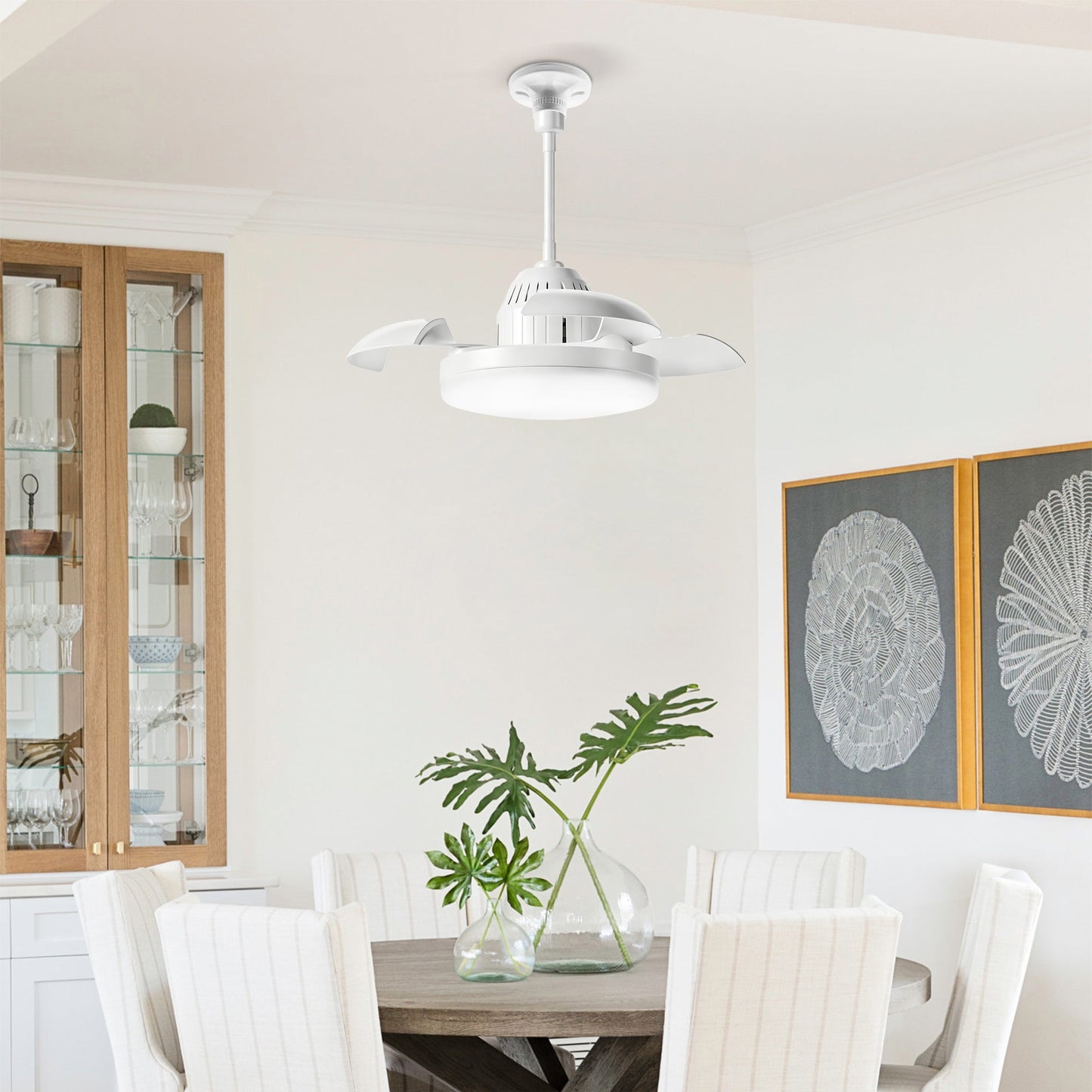 Bulb-Type Small Ceiling Fan with Retractable Blades and Remote Control