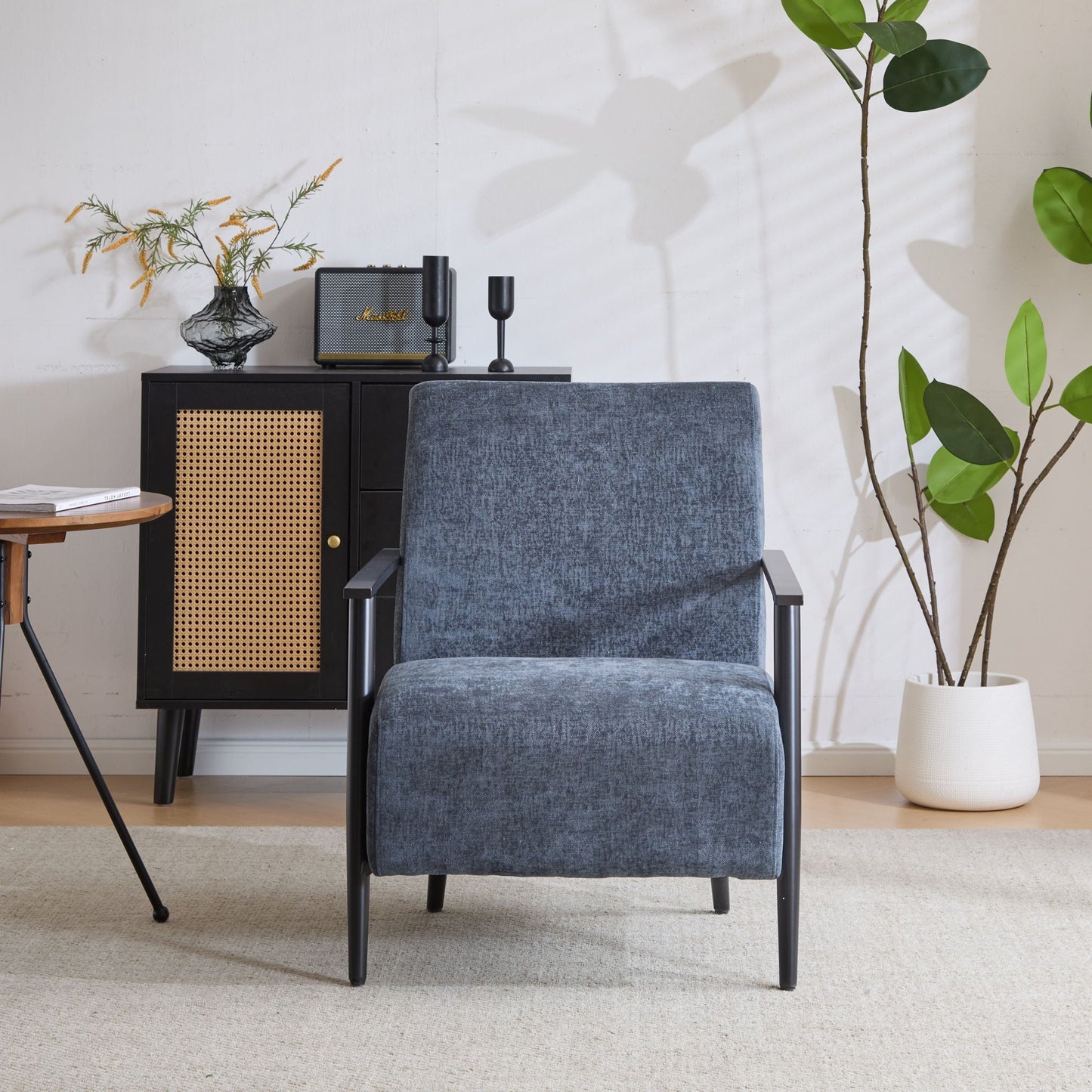 Modern Lounge Chair With Upholstery