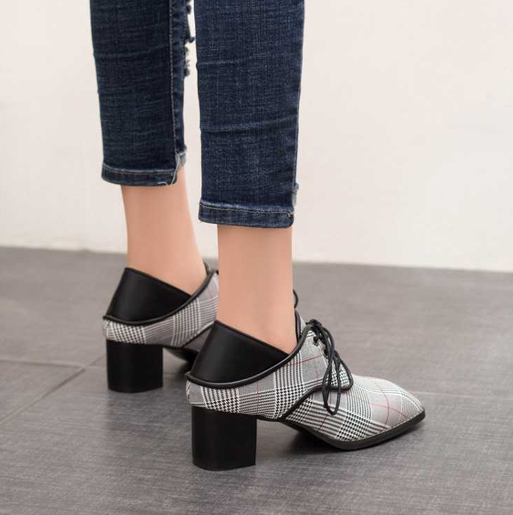 Spring new single shoes women wear lazy shoes with thick with laced cloth British wind wild women shoes