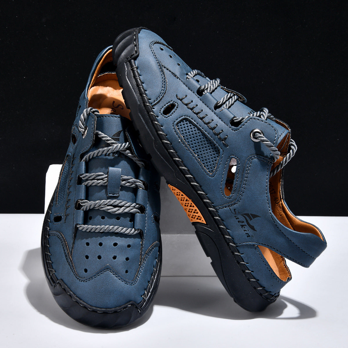 Hand-sewn Casual Closed-toe Sandals