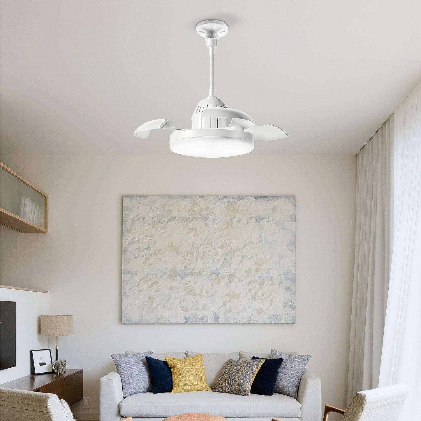 Bulb-Type Small Ceiling Fan with Retractable Blades and Remote Control