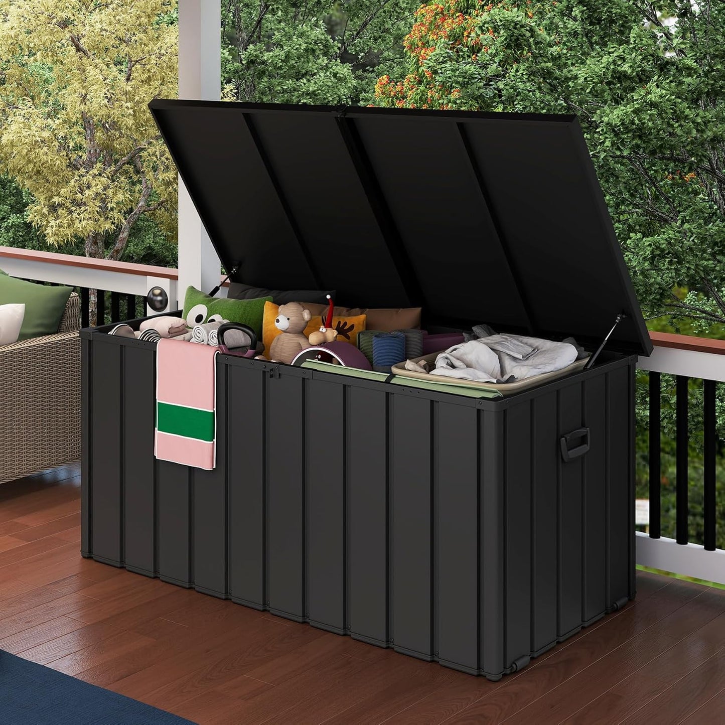 200 Gallon Metal Deck Box with Lockable Lid