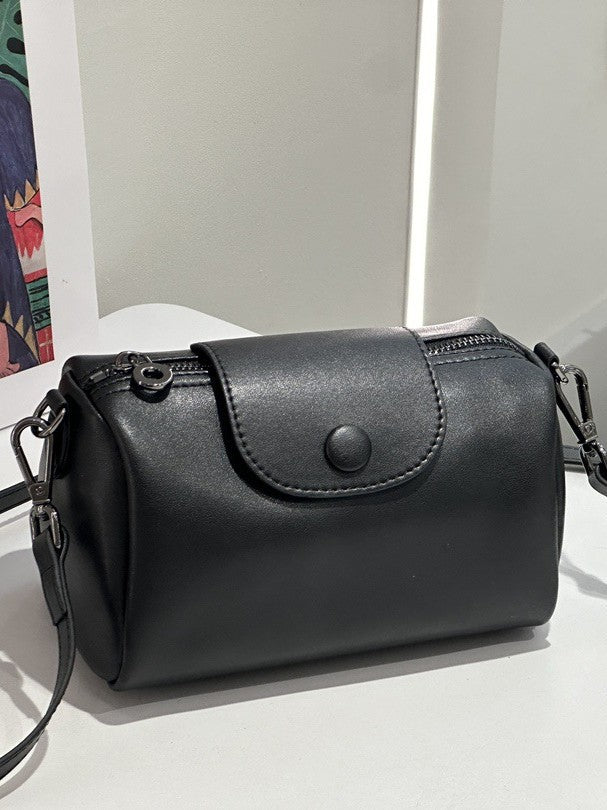 Urban Minimalist Versatile New High-End Feel Work Desk Organizer Bag, Leather Pillow Bag, Light Luxury Shoulder And Crossbody Bag