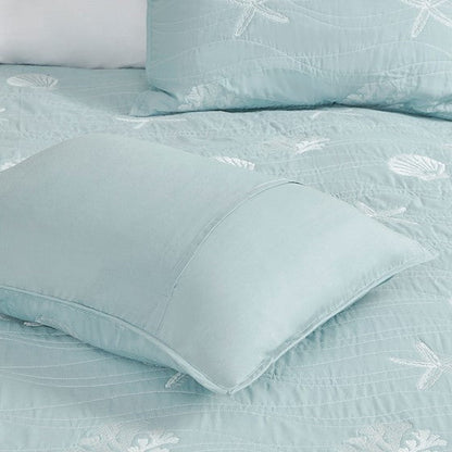 4 Piece Cotton Reversible Embroidered Quilt Set with Throw Pillow Aqua King/Cal King