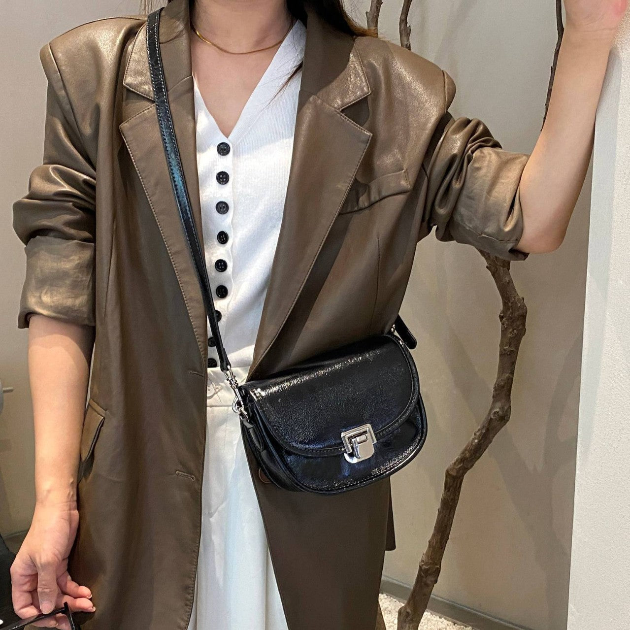 Genuine Leather Women's Bag, Light Luxury New Style, High-end Feel Saddle Bag, Genuine Leather Shoulder Bag, Oil-wax Leather Crossbody Half-moon Bag