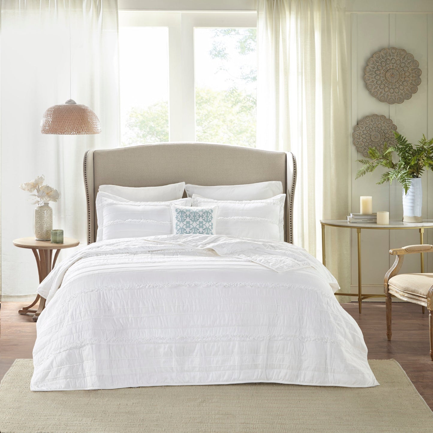 4 Piece Reversible Ruffle Quilt Set with Throw Pillow White King/Cal King