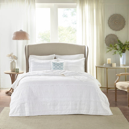 4 Piece Reversible Ruffle Quilt Set with Throw Pillow White King/Cal King