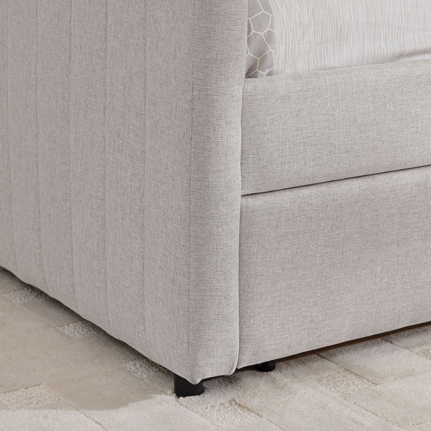 Upholstered Queen Daybed With 2 Drawers