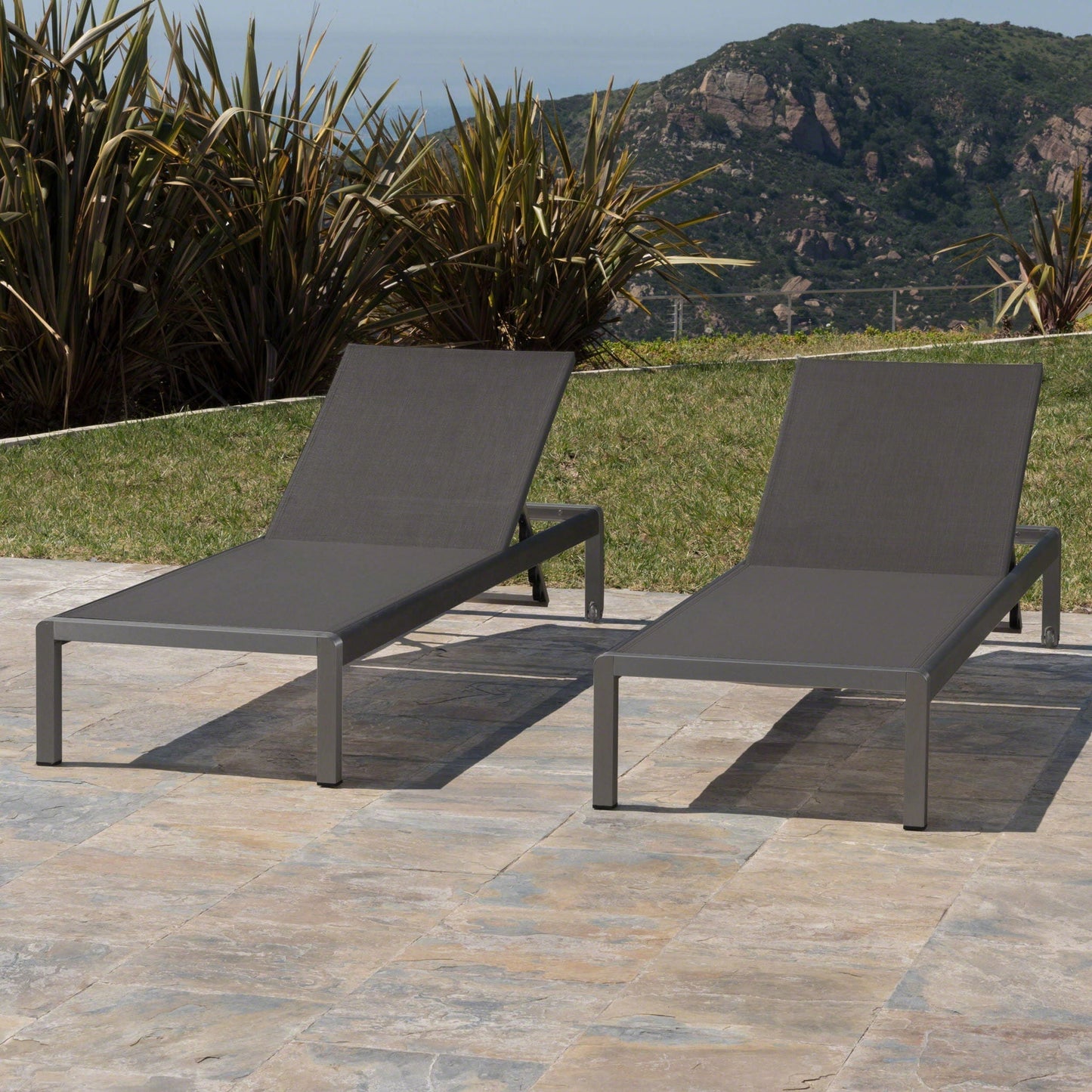 Outdoor Patio Chaise Lounge with 5 Reclining Positions