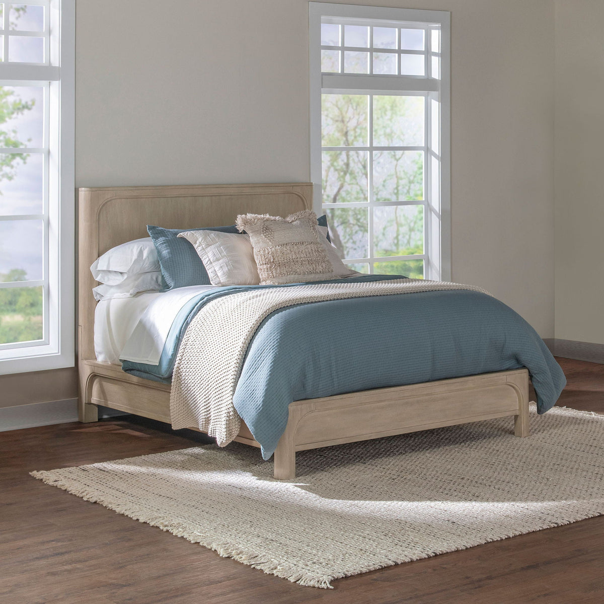 Solano 55-inch California King Panel Bed Weathered Mango