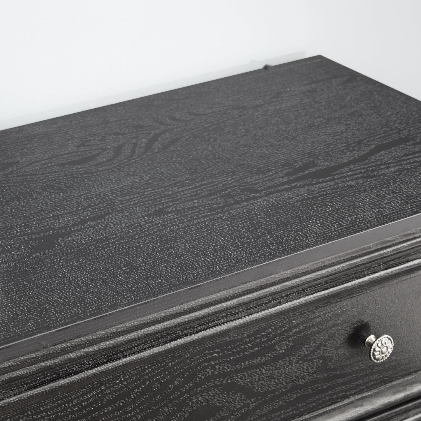 Modern 5-Drawer Black Dresser for Living Room Storage