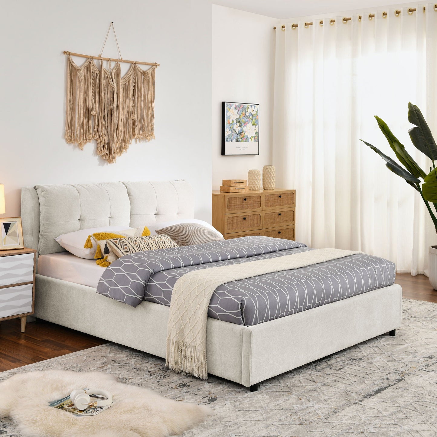 Storage Upholstered Hydraulic Platform Bed With Integrated Headboard