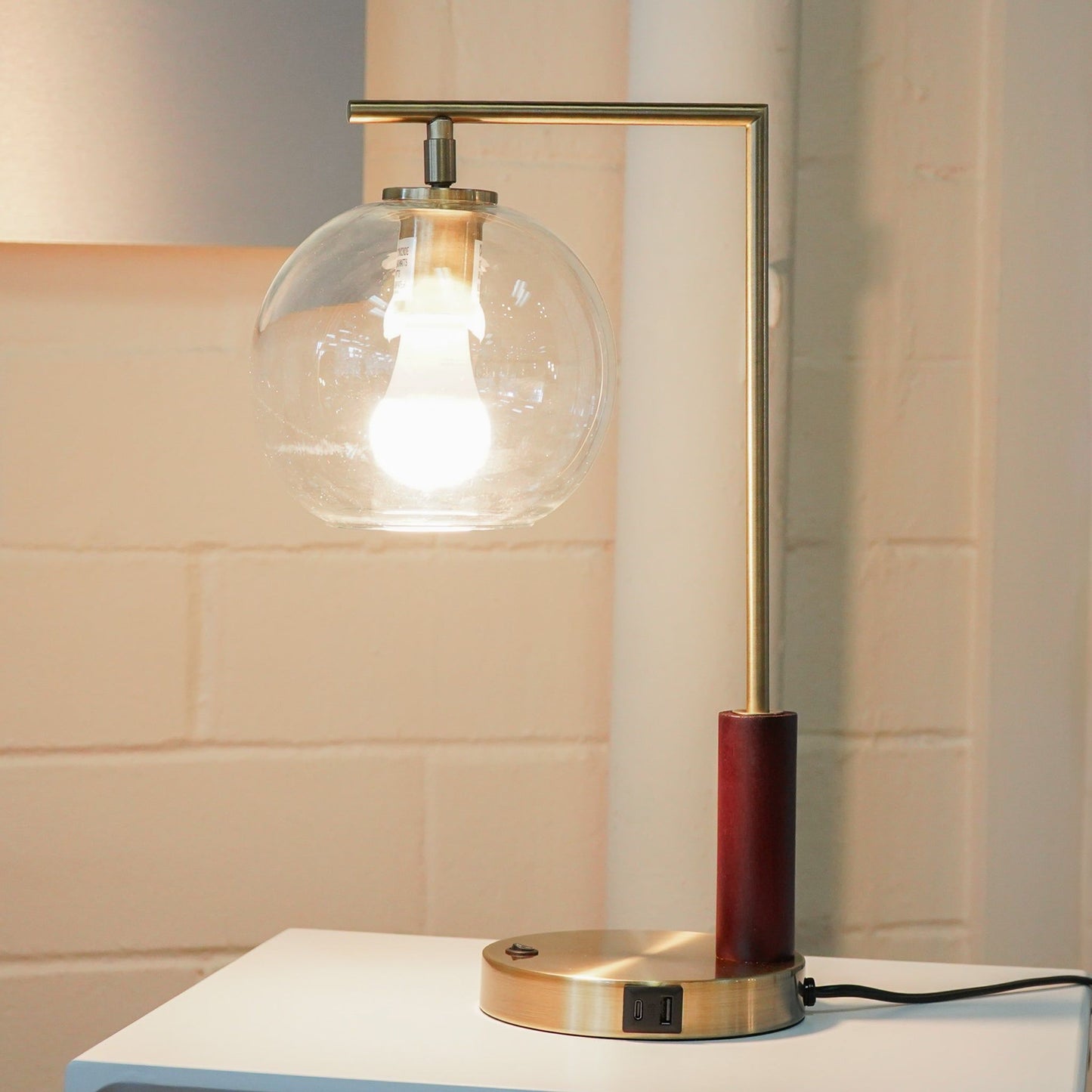 Villa - Desk Lamp - Gold