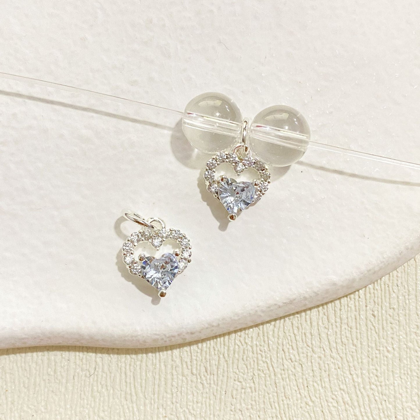 Color-protecting 14K Gold Inlaid Zircon Heart Christmas Bow And Bell Pendant