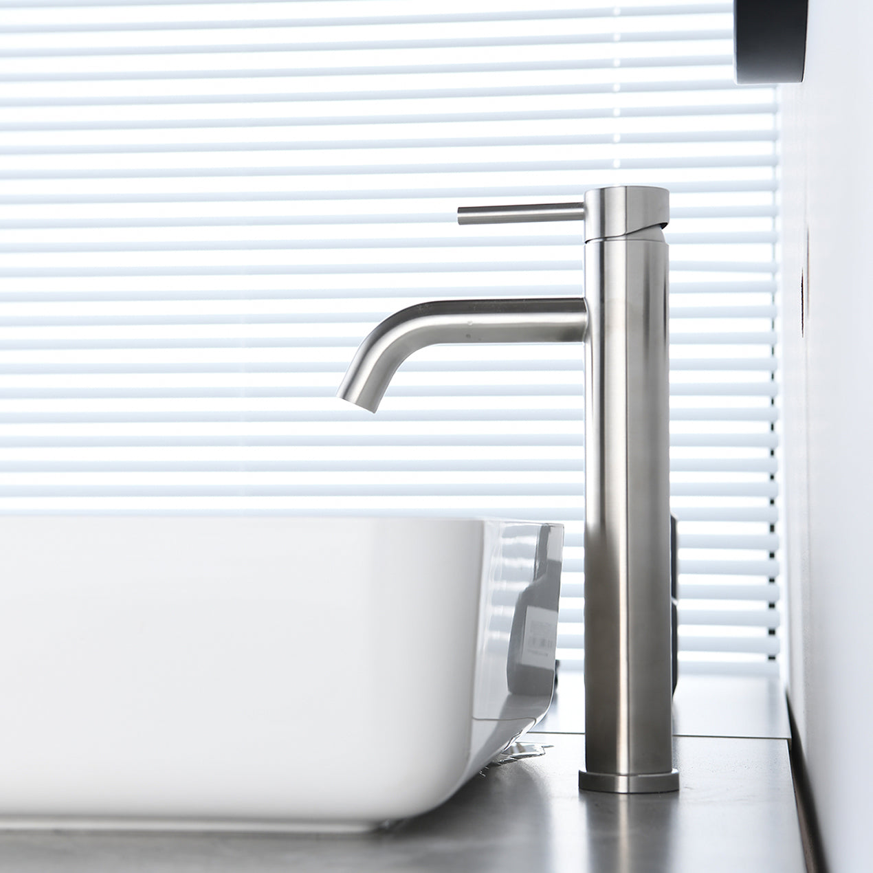 Single Hole Single Handle Bathroom Sink Faucet