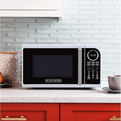Black & Decker .9cf 900W Countertop Microwave Oven