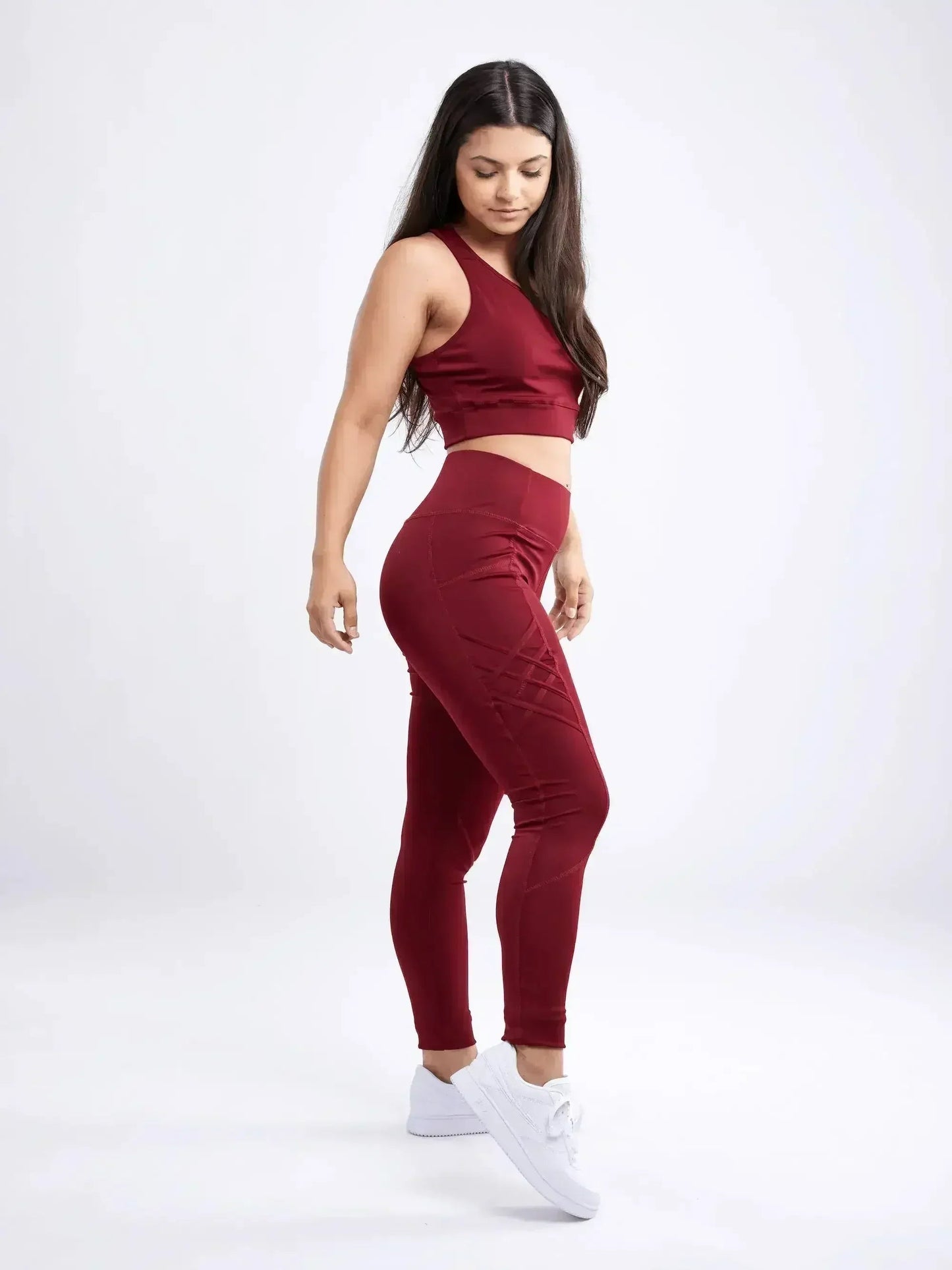 Racerback Training Crop Tank – Lightweight & Breathable for Workouts