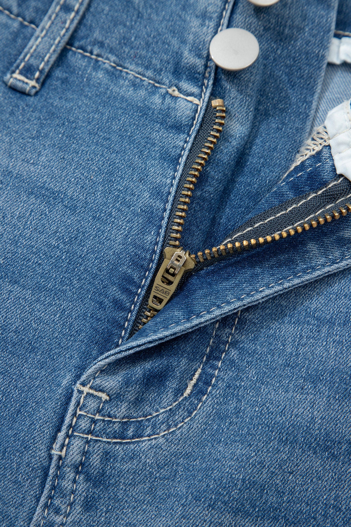 Hana Wash Cuffed Barrel Jeans