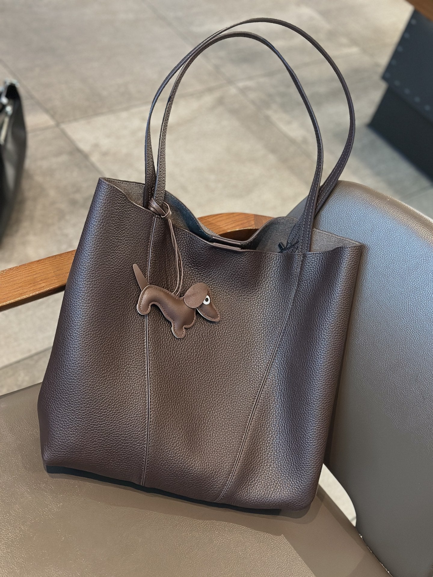 Top-grain Leather Tote Bag, High-end Feel, Large Capacity, Perfect For Commuting And Shopping, Casual And Minimalistic, Versatile Genuine Leather Mother-and-child Bag For Women