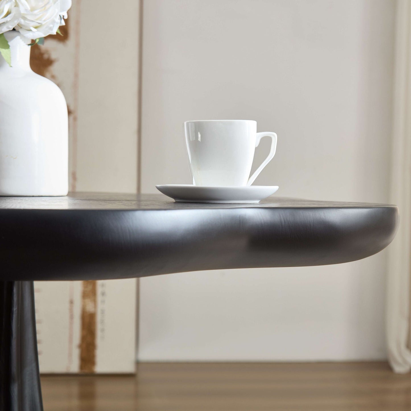 Sculptural Round Dining Table Petal Shape Root Texture For Dining Room - Black