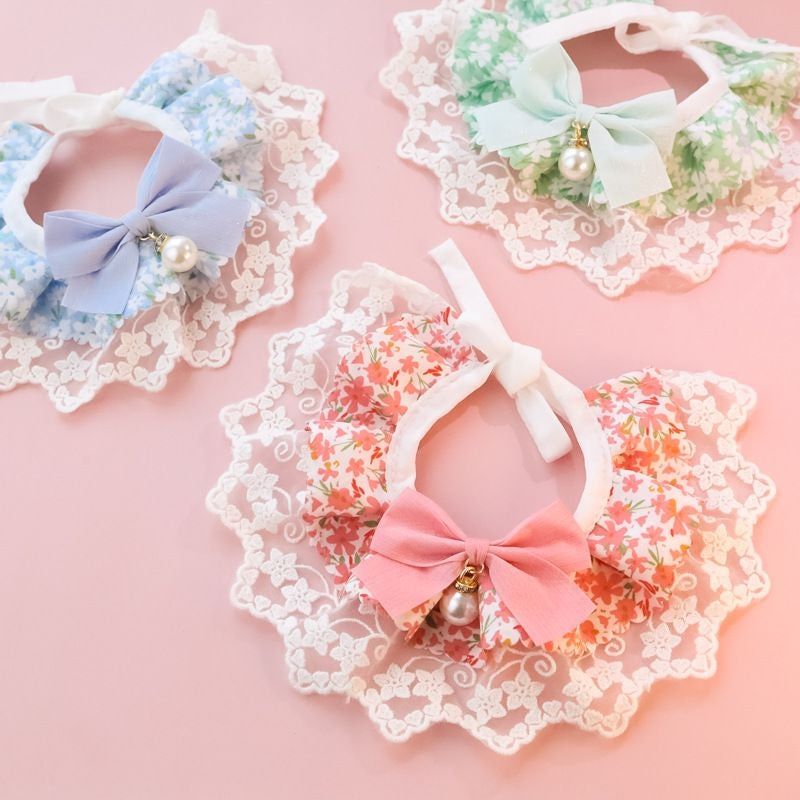 Cats Innocent Series Lace-trimmed Dog Bib