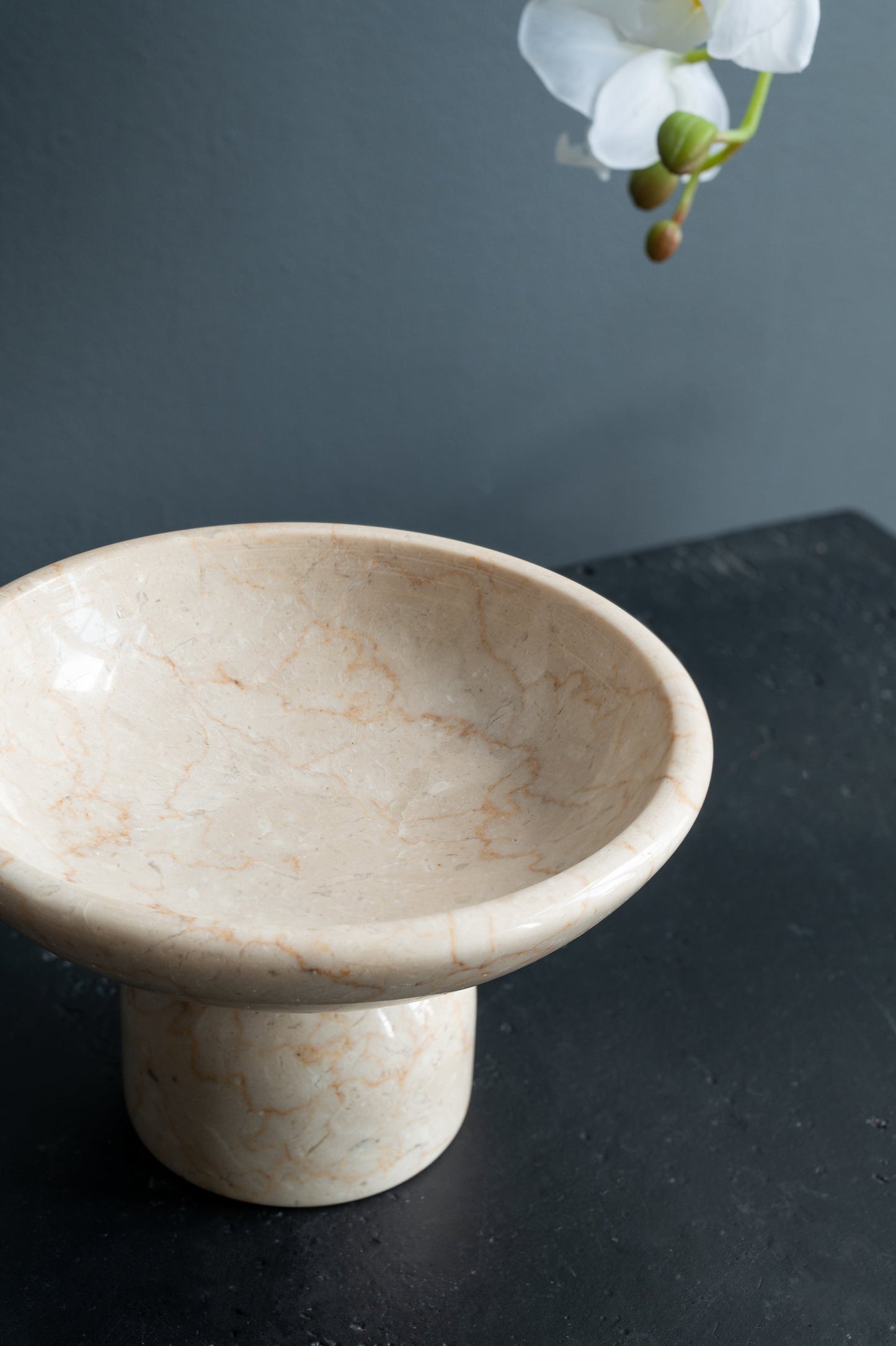 7x7x4" Round Marble Pedestal Fruit Bowl