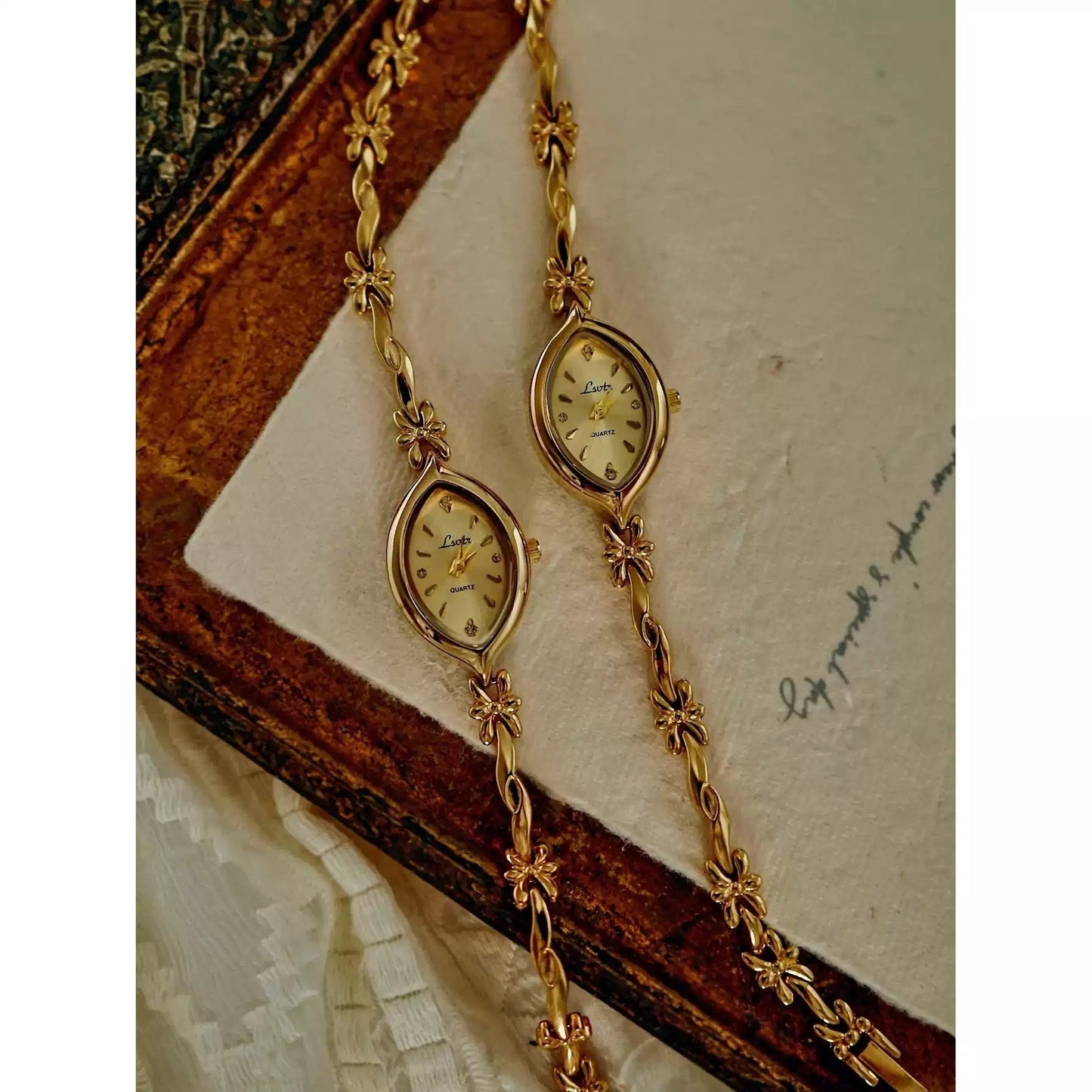 French-style Vintage Gold Small-dial Womens Wristwatch