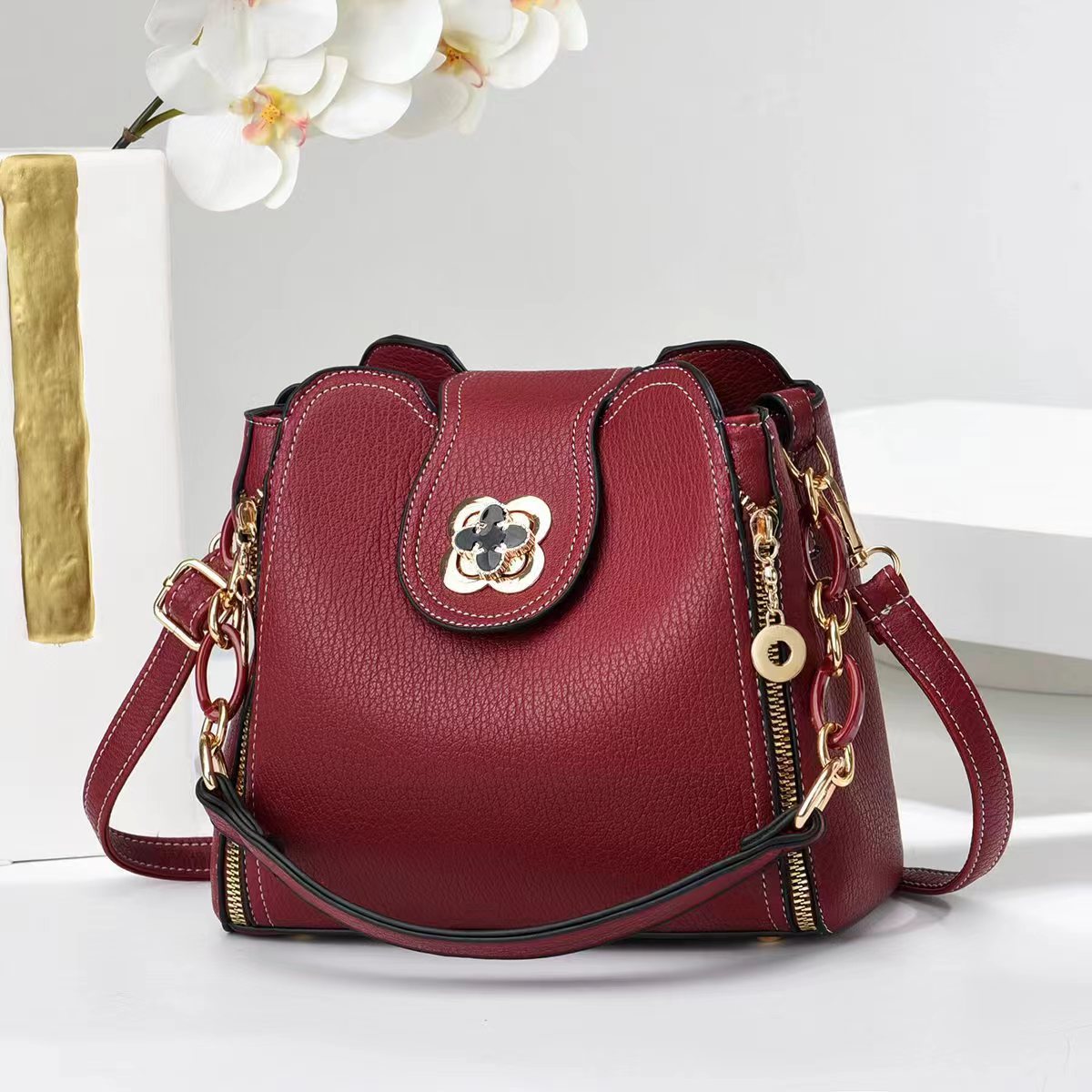 Fashionable Womens Shoulder And Crossbody Bag