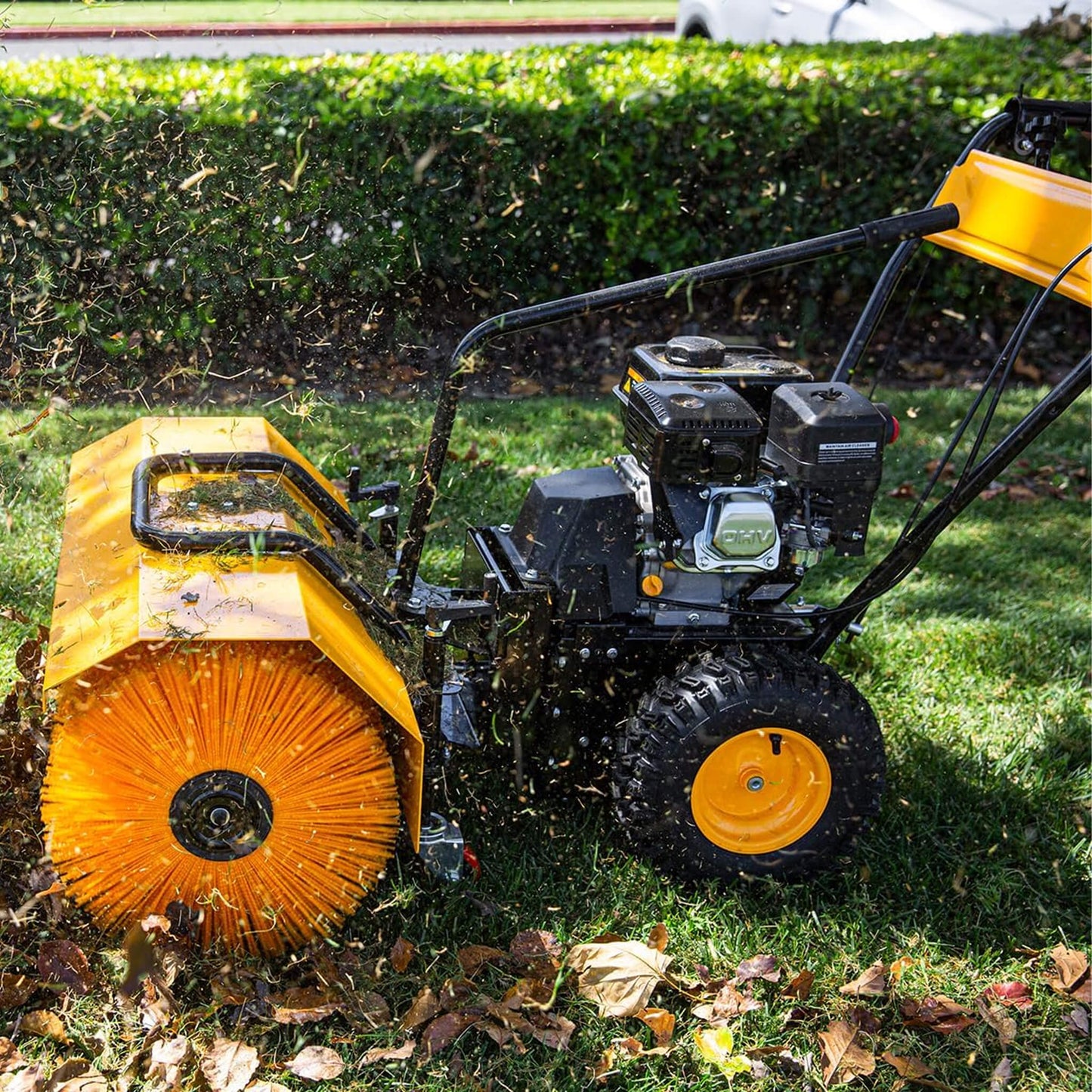 Heavy-Duty 7HP 31-Inch Commercial Walk-Behind Gas-Powered Sweeper (SAK25489)