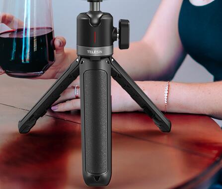 360 Degree Face Tracking Camera with Intelligent Pan and Tilt Functionality for Podcasts and Live Streaming