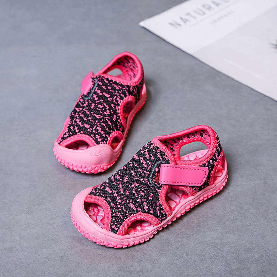 Hollow soft bottom boys beach shoes