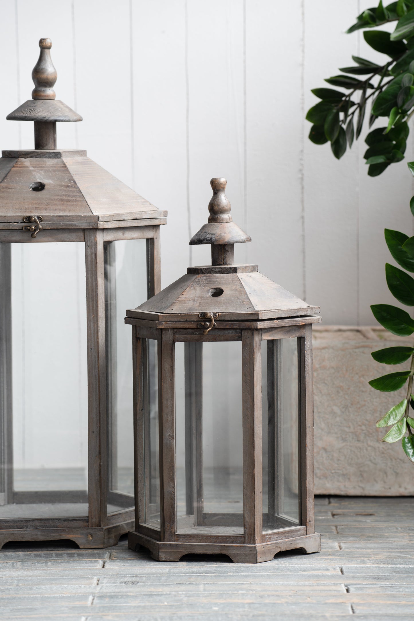 S/2 Graca Polygon Temple Garden Lanterns