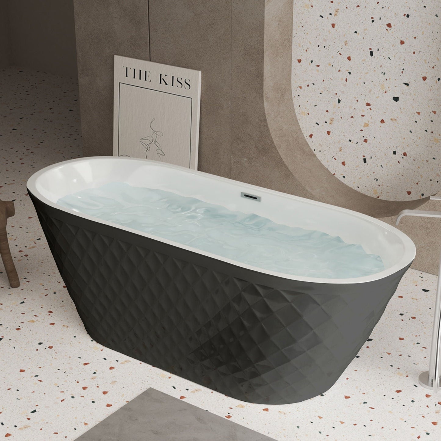 Freestanding Bathtub With Diamond Pattern Design