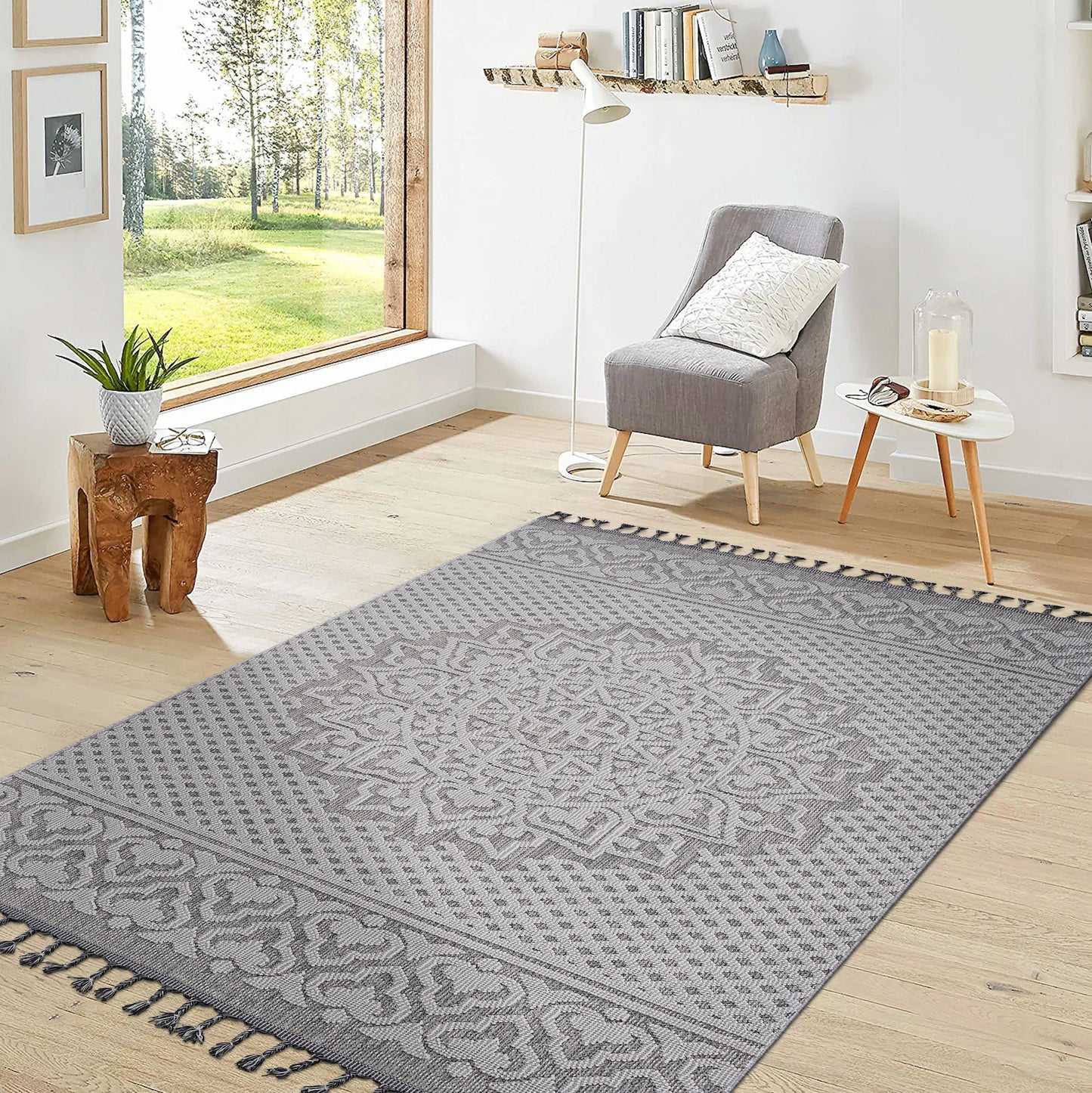 Guros Collection 4' x 6' Area Rug