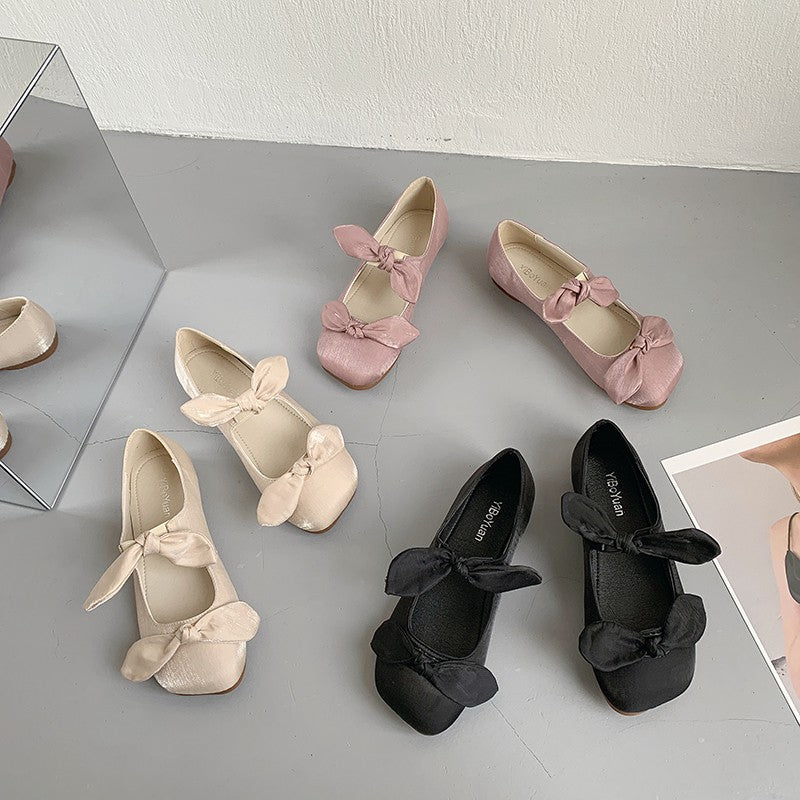 New Korean Super Chic Gentle And Cute Bow Flat Heel Grandma Shoes For Autumn 2026