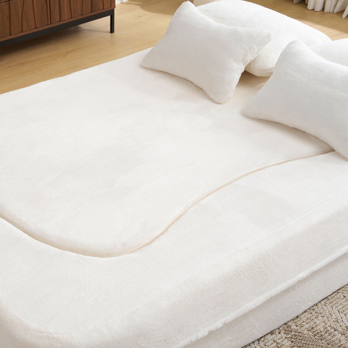 Modern Floor Sofa With 4 Pillows