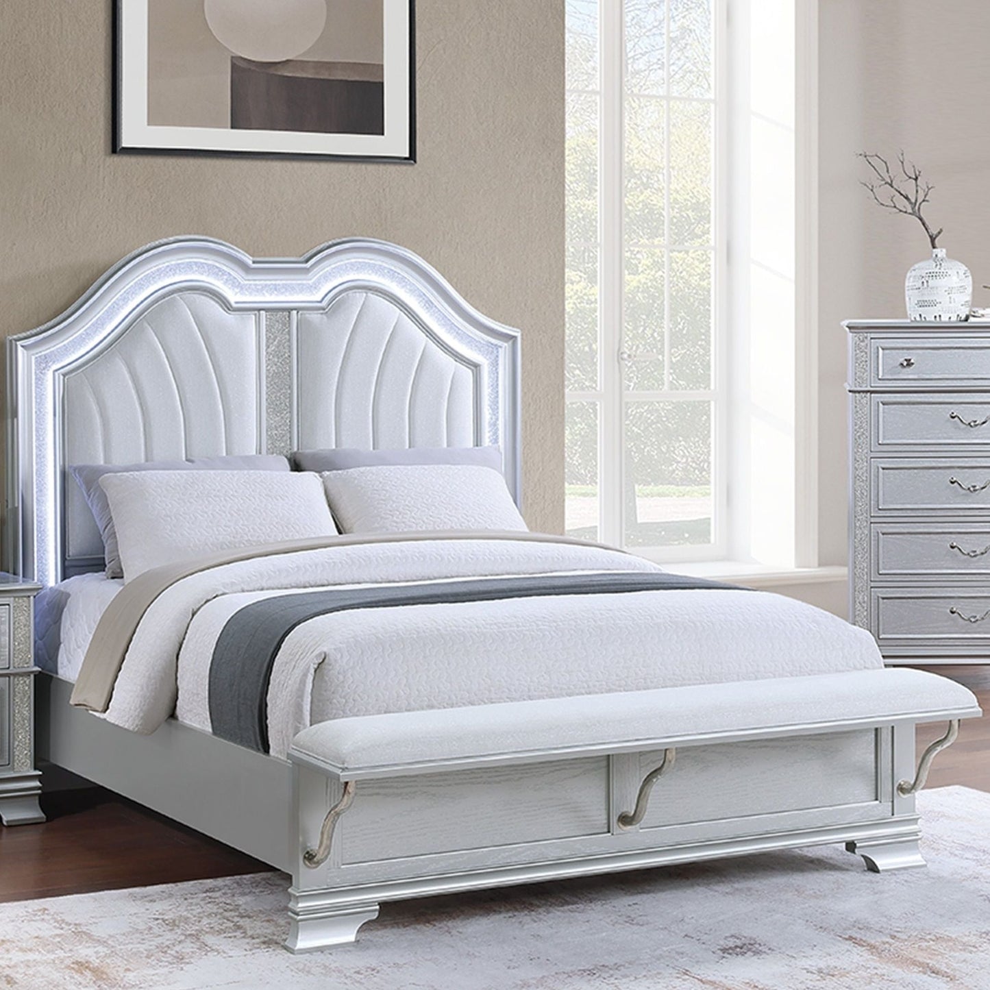 3 Piece Bedroom Set With Elegant Bed, 2 Nightstands