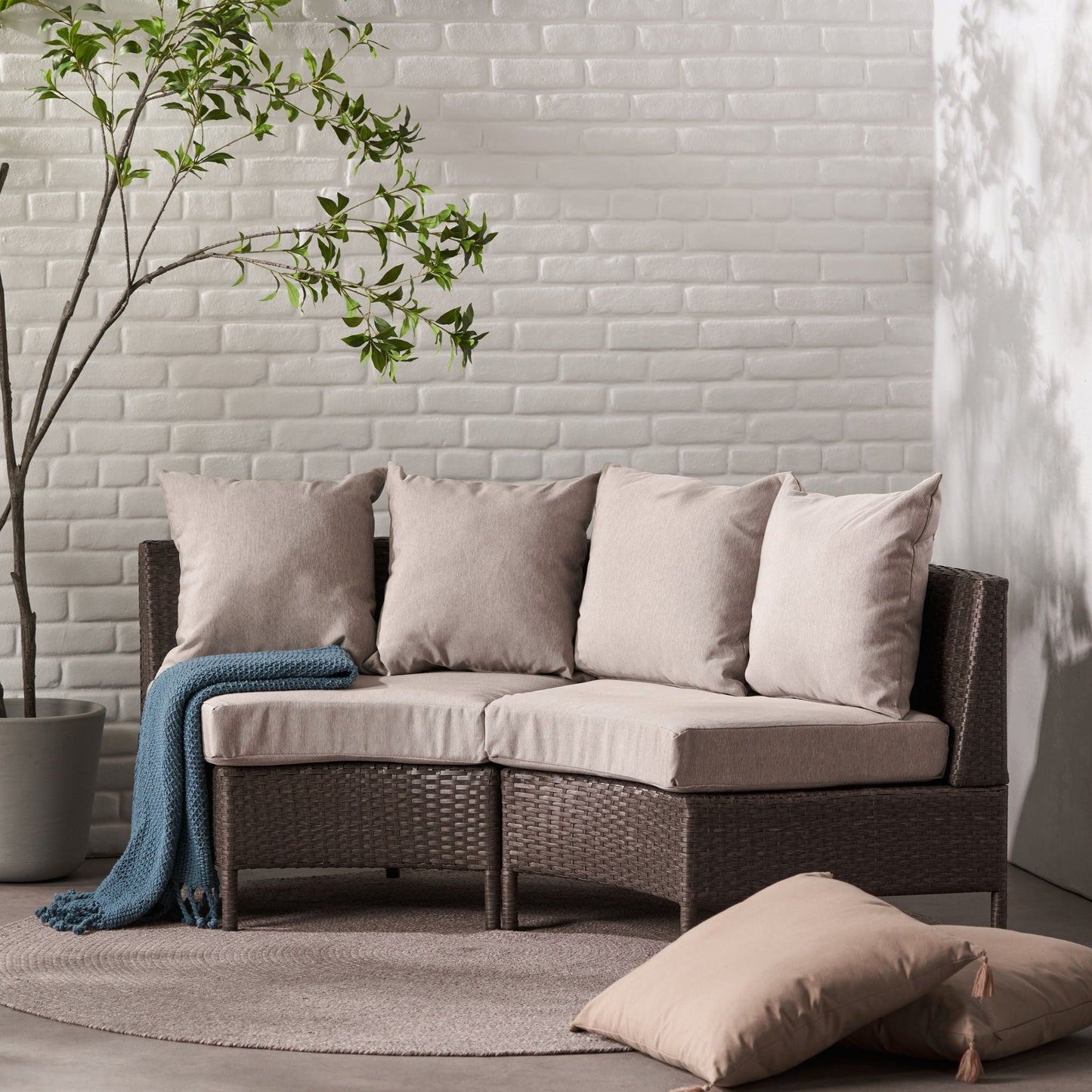 Pt Limon Modern Outdoor Single Sofa