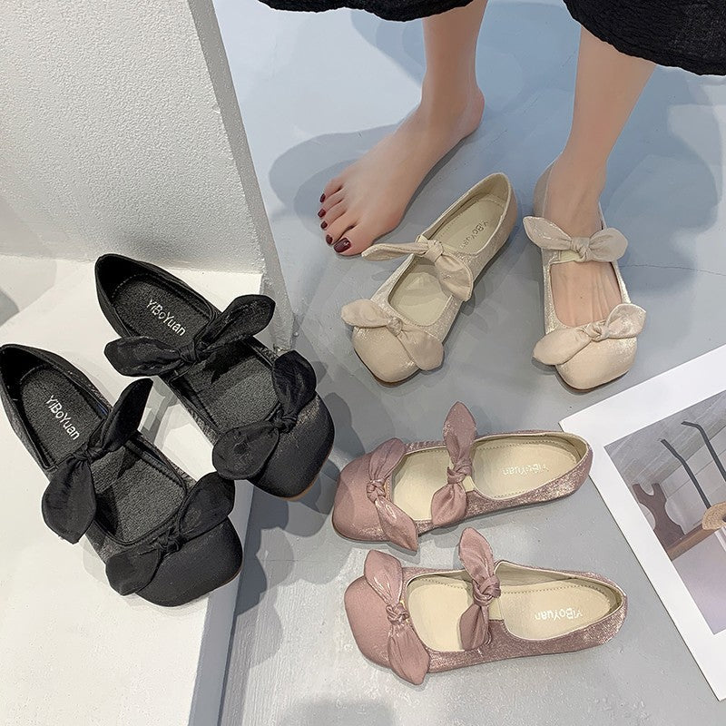 New Korean Super Chic Gentle And Cute Bow Flat Heel Grandma Shoes For Autumn 2026