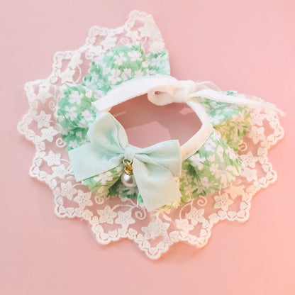 Cats Innocent Series Lace-trimmed Dog Bib