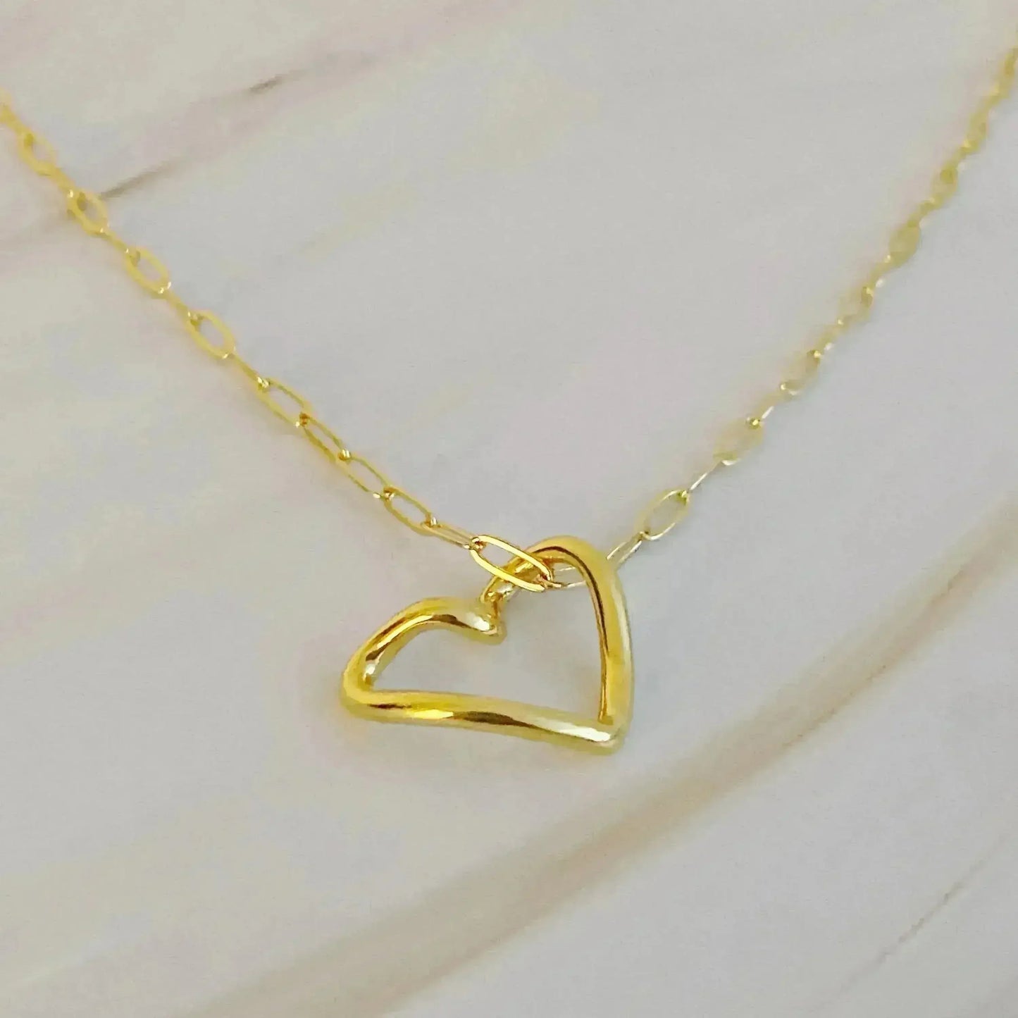 Heart And Chain Necklace - Dainty Gold Heart Pendant | Femstylo