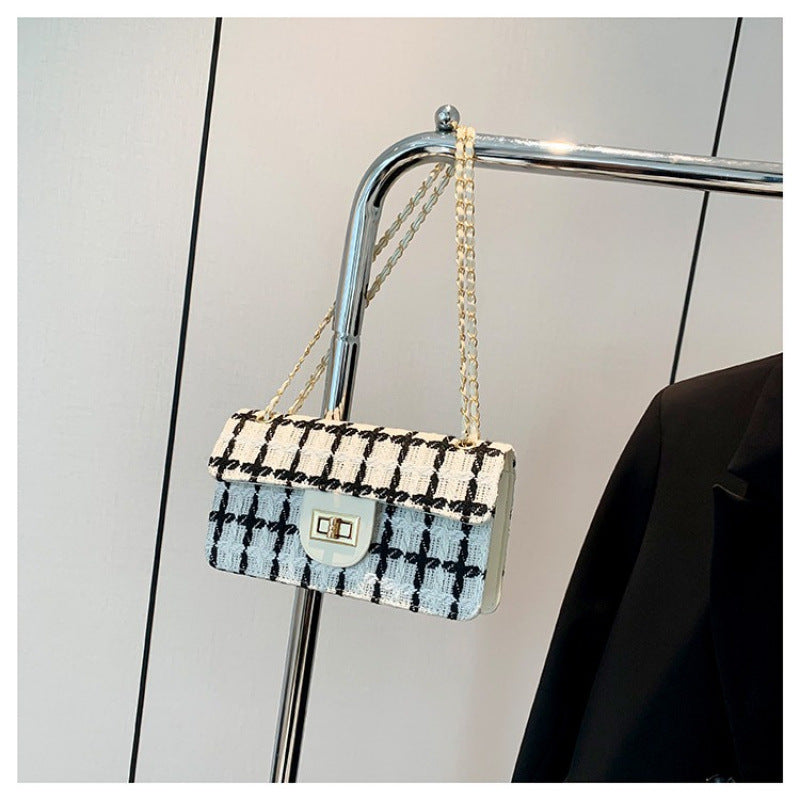 Womens Checkerboard-pattern Shoulder Bag With A Chain Strap