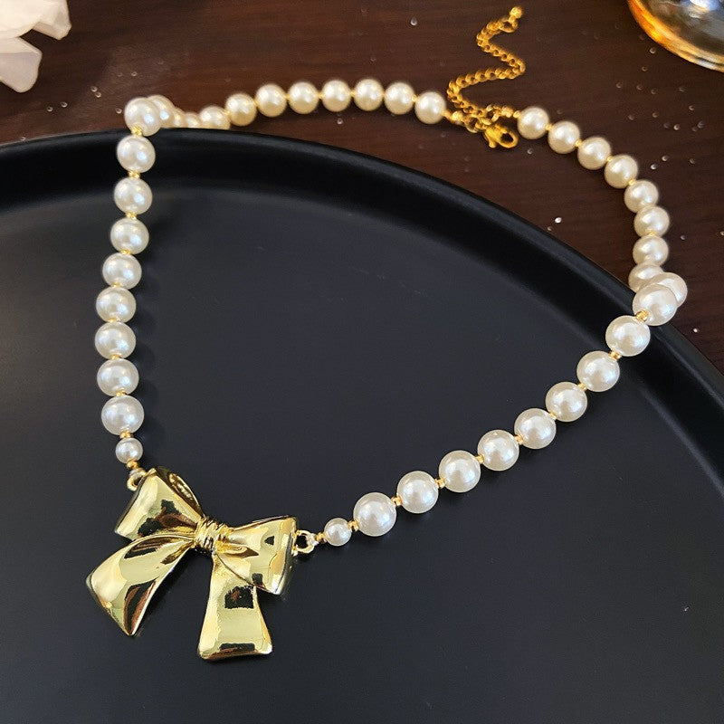 Retro Elegant Heart Pendant Pearl Chain Necklace