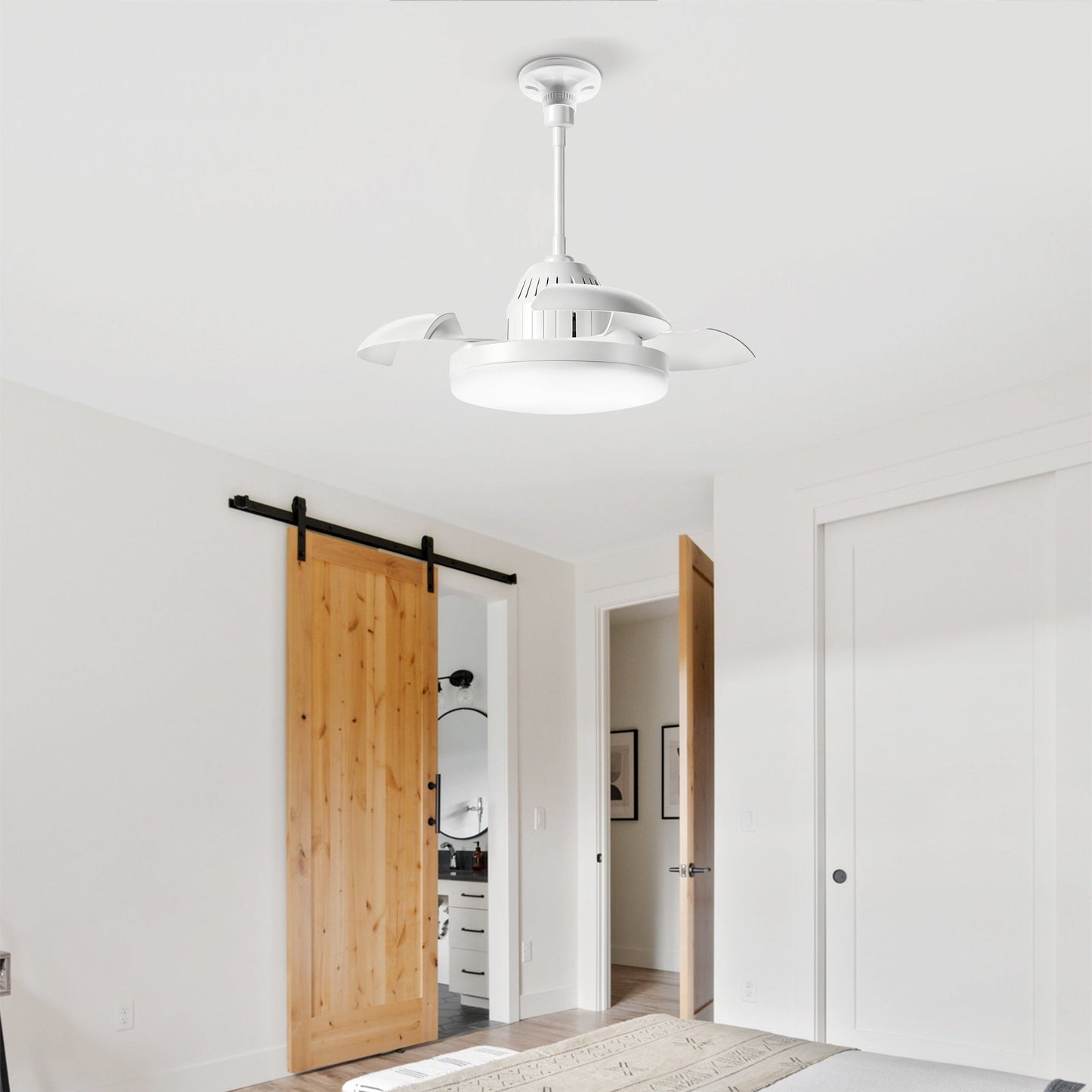Bulb-Type Small Ceiling Fan with Retractable Blades and Remote Control